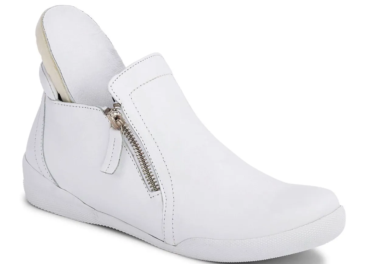 Outlet BADER Andrea Conti, sportliche Damen-Boots, mit herausnehmbarem Fußbett WEISS