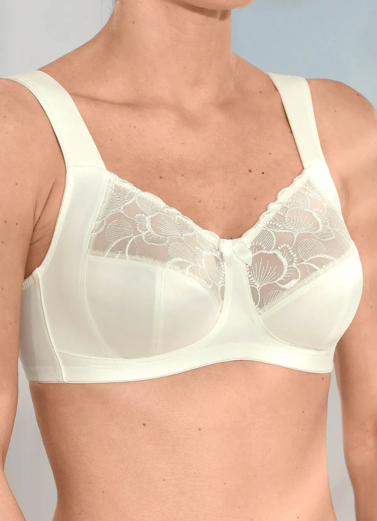 Outlet ANITA BH mit elastischer Tüllstickereispitze in den Obercups SEKT