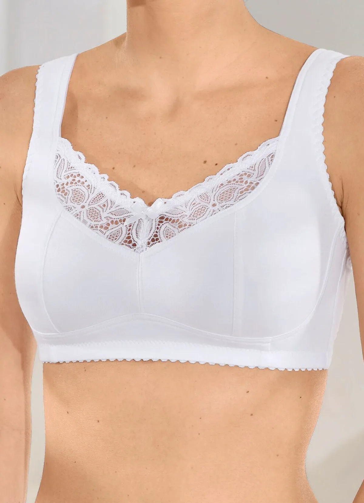 Outlet KUDRESHOV BH mit Elastikspitze WEISS
