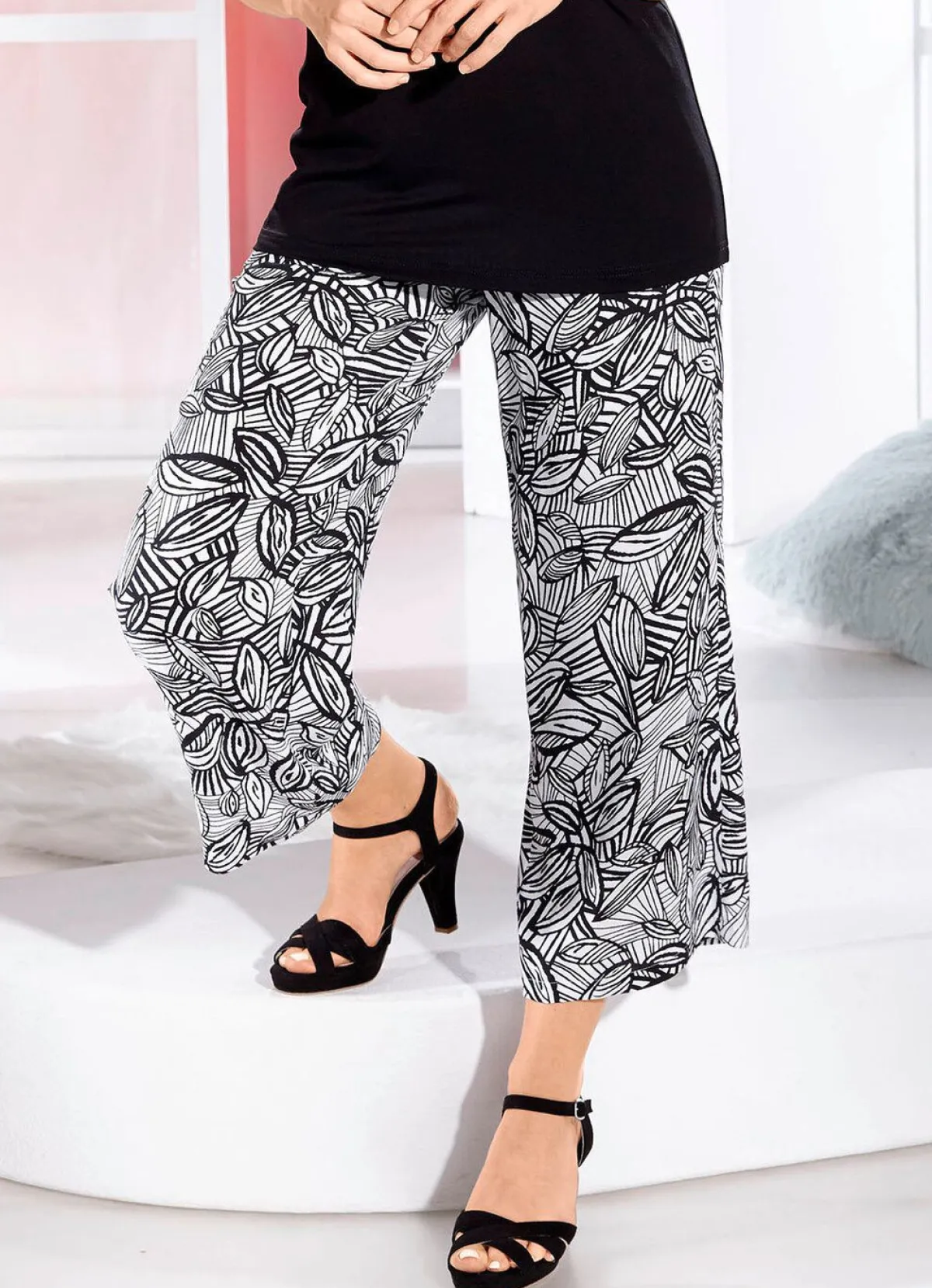 Clearance BADER Culotte in floraler Dessinierung SCHWARZ-ECRU