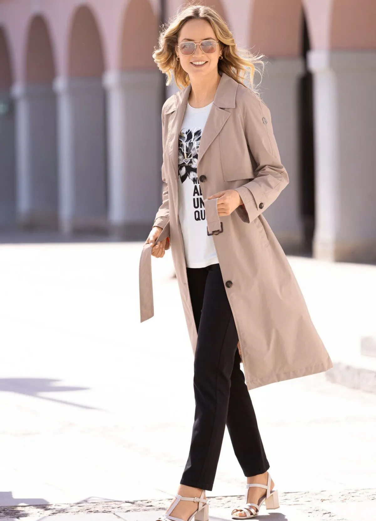Outlet BADER Funktions-Trenchcoat mit Gürtel. BEIGE