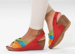 Hot Gemini , trendige Damen-Sandaletten, Weite G, mit verstellbarer Klettspange ROT-BUNT