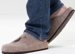 Discount GINO GALANTE , trendige Herren-Hausschuhe, Weite H, mit Hirsch-Stickerei SAND