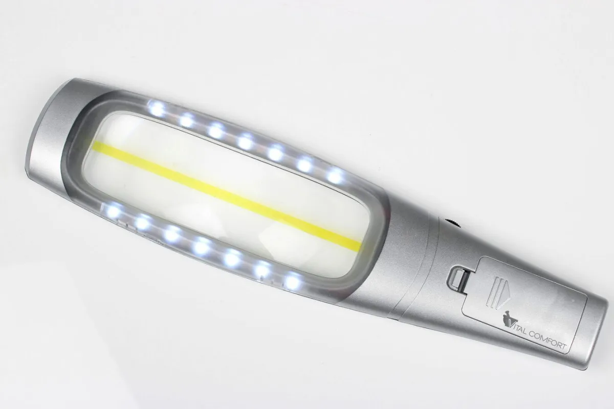 New BADER Handliche und praktische LED-Lupe