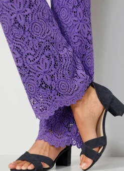 New BADER Hose aus floraler Spitze LILA