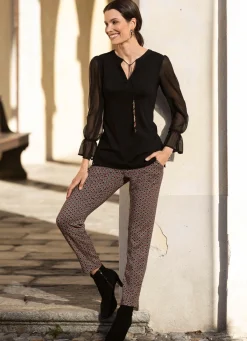 Clearance BADER Hose in aktueller Minimaldessinierung TAUPE-SCHWARZ-ROT