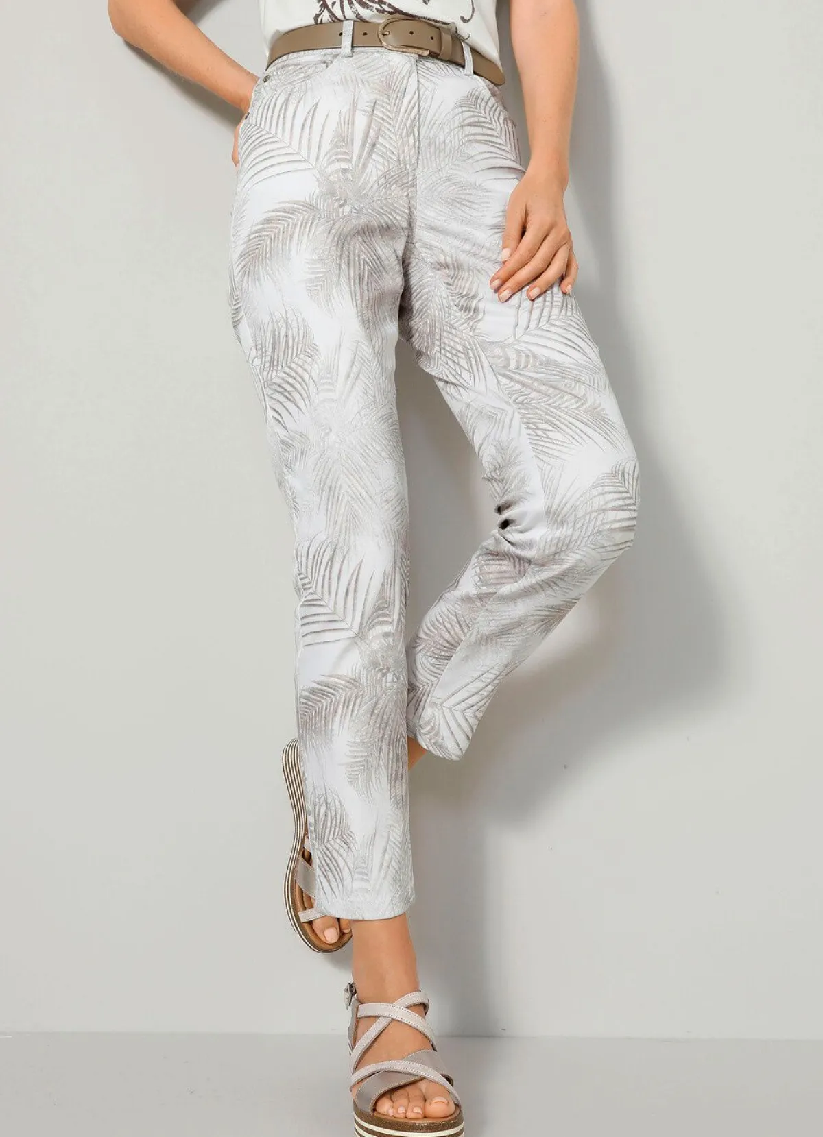 Online BADER Hose in trendiger Blätterdessinierung BEIGE-BRAUN
