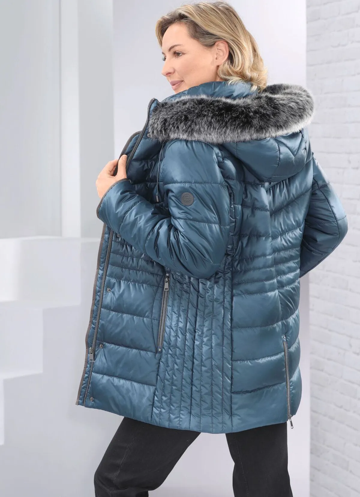 Hot BADER Jacke mit figurfreundlicher Längssteppung seitlich PFAUENGRÜN