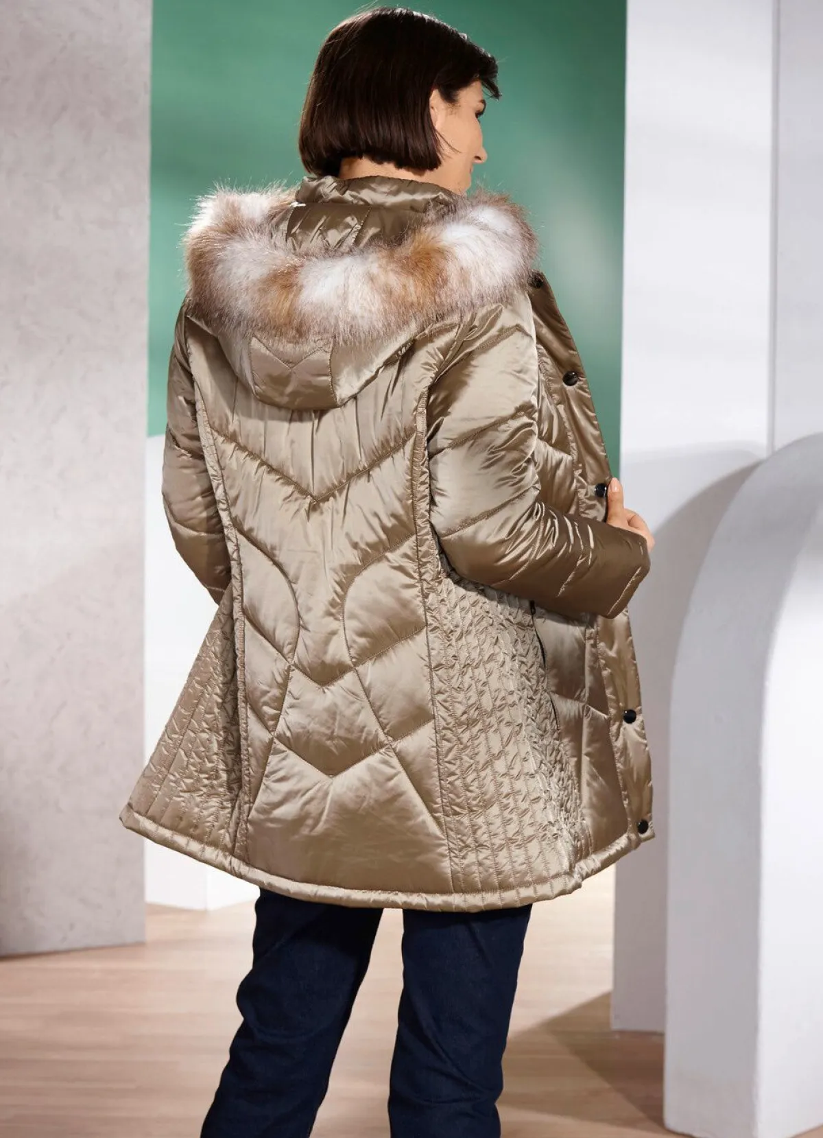 BADER Jacke mit figurschmeichelnder Längssteppung seitlich GOLDBEIGE