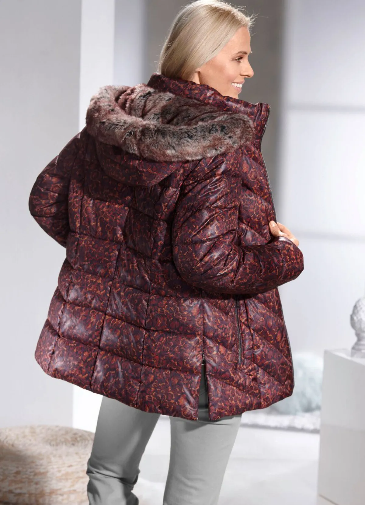 Sale BADER Jacke mit Kunstpelz-Innenausstattung in der Kapuze AUBERGINE-BUNT