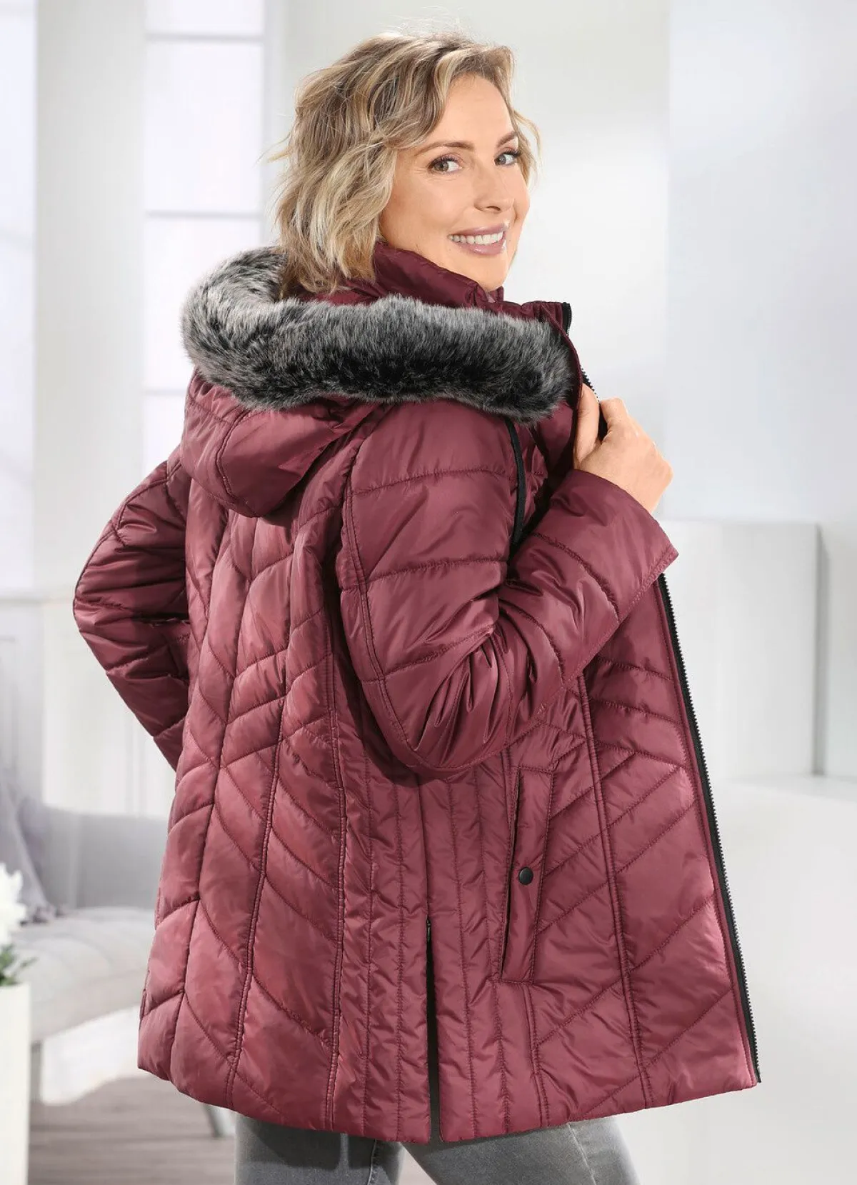 Hot BADER Jacke mit abnehmbarem Kunstpelz-Besatz an der Kapuze BORDEAUX