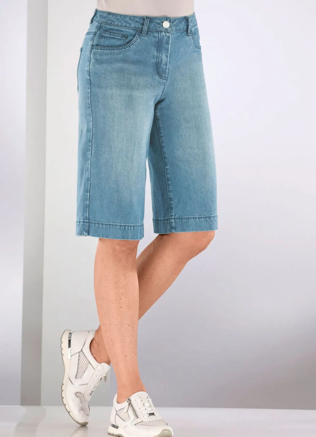 Hot BADER Jeans-Bermudas in 5-Pocket-Form HELLBLAU