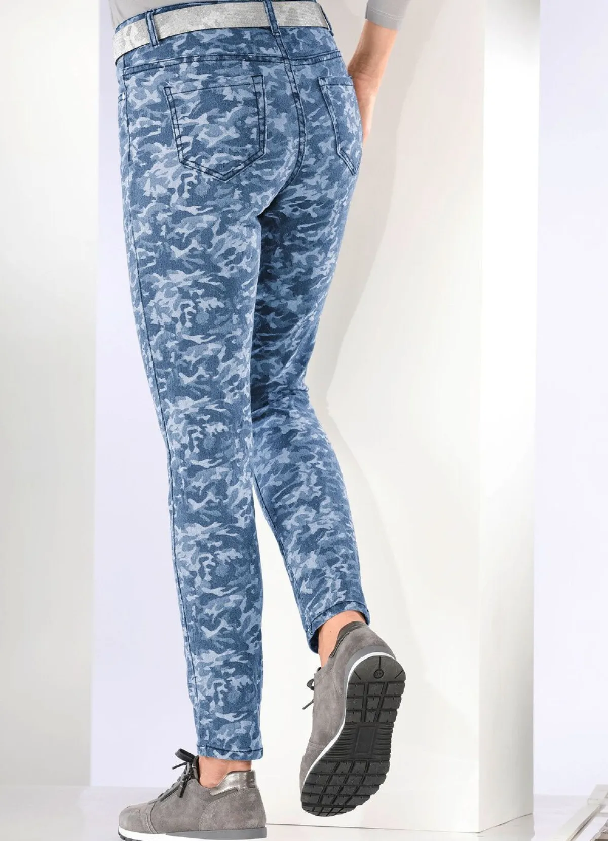 Clearance BADER Jeans mit Camouflage-Dessinierung BLAU-HELLBLAU
