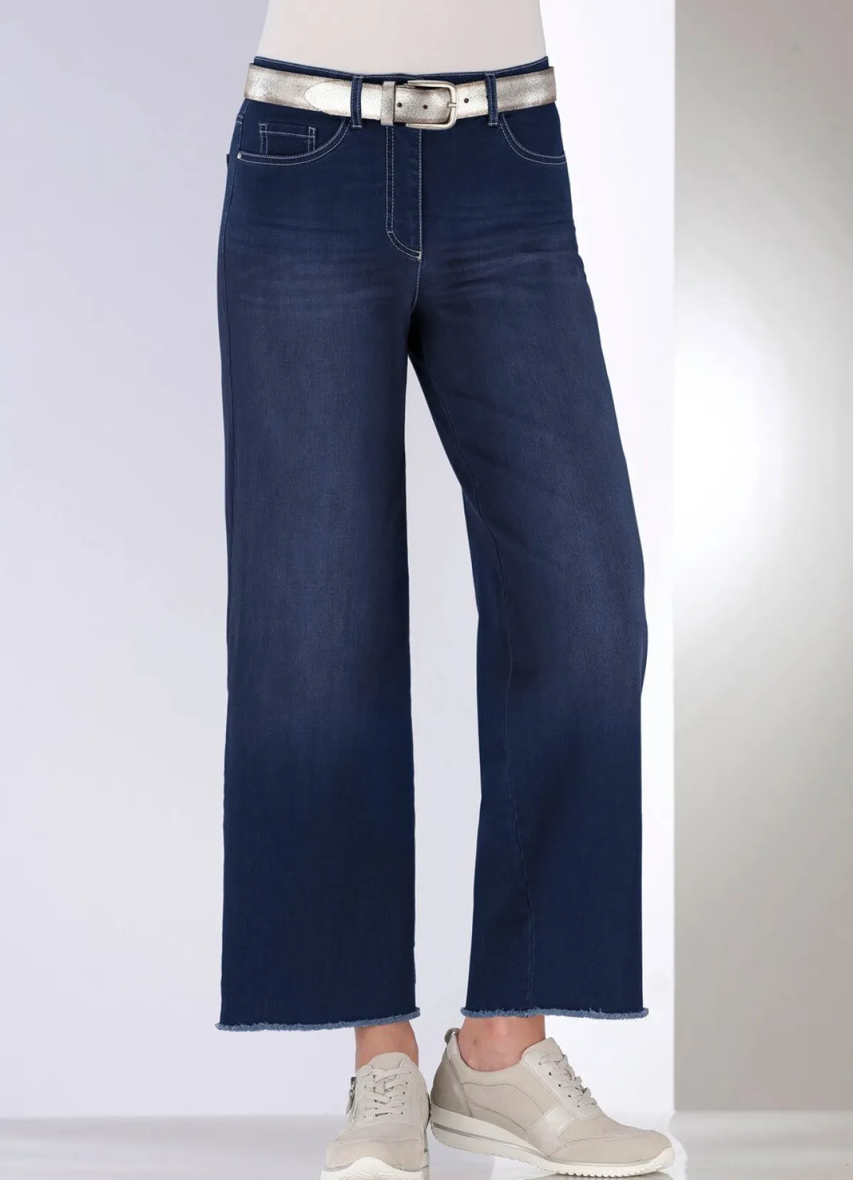 Outlet COSMA Jeans mit modischer Beinweite DUNKELBLAU