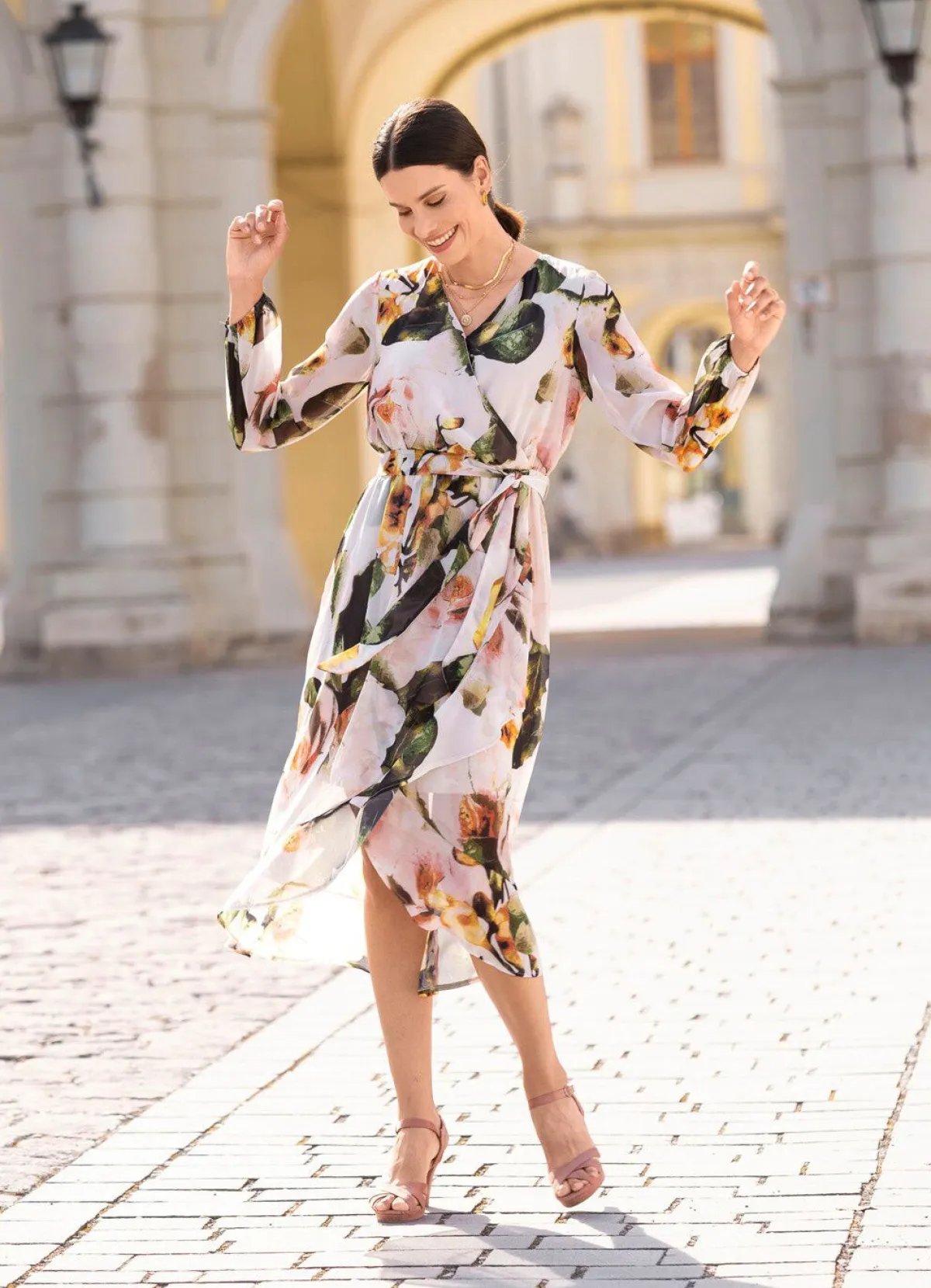 Online laurakent Kleid mit Bindegürtel ECRU-ROSÉ-OLIV-BUNT
