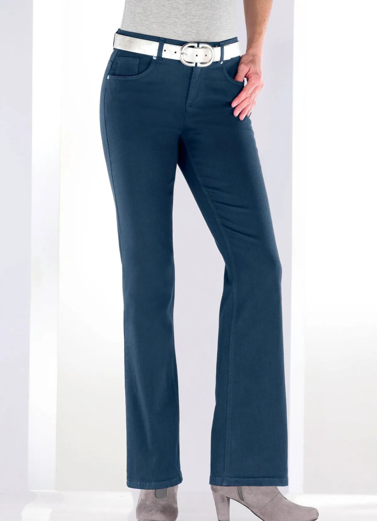 New ASCARI Magic-Jeans mit modisch weiterem Beinverlauf JEANSBLAU