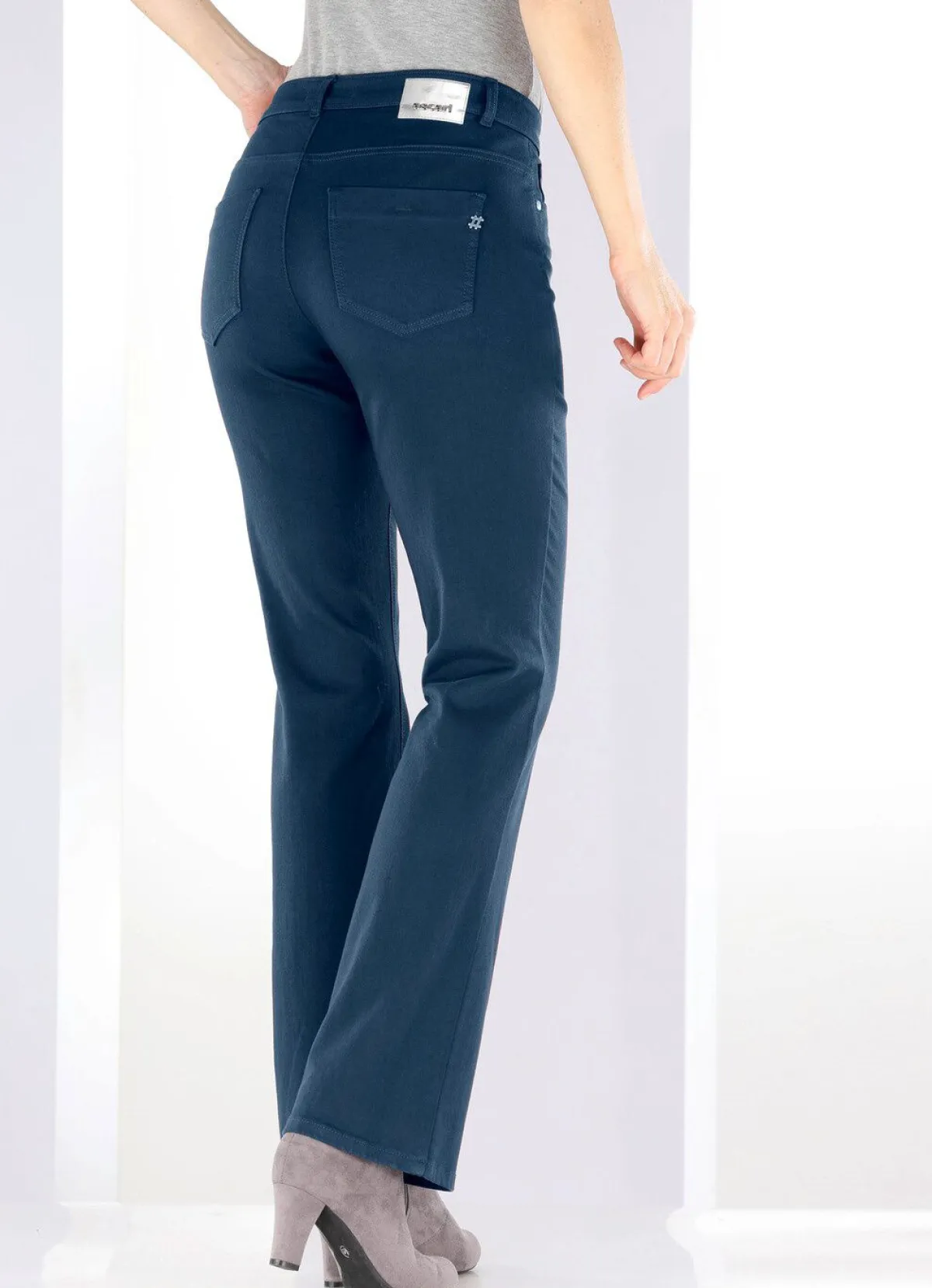 New ASCARI Magic-Jeans mit modisch weiterem Beinverlauf JEANSBLAU