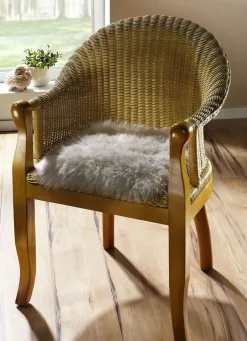 BADER Merino-Lammfell-Sitzauflage in Tierform TAUPE