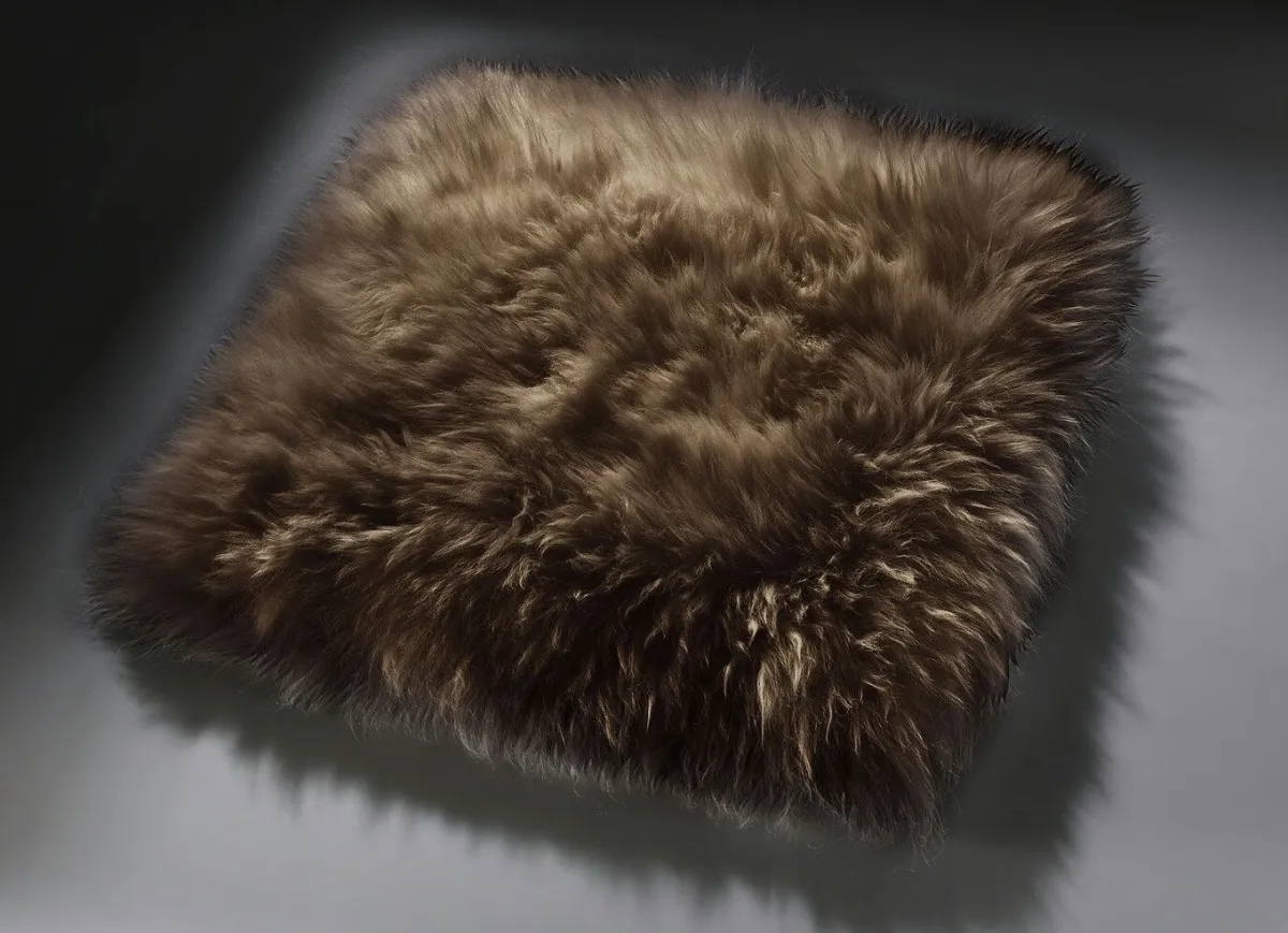 Clearance BADER Merino-Lammfell-Sitzauflage in Tierform BRAUN