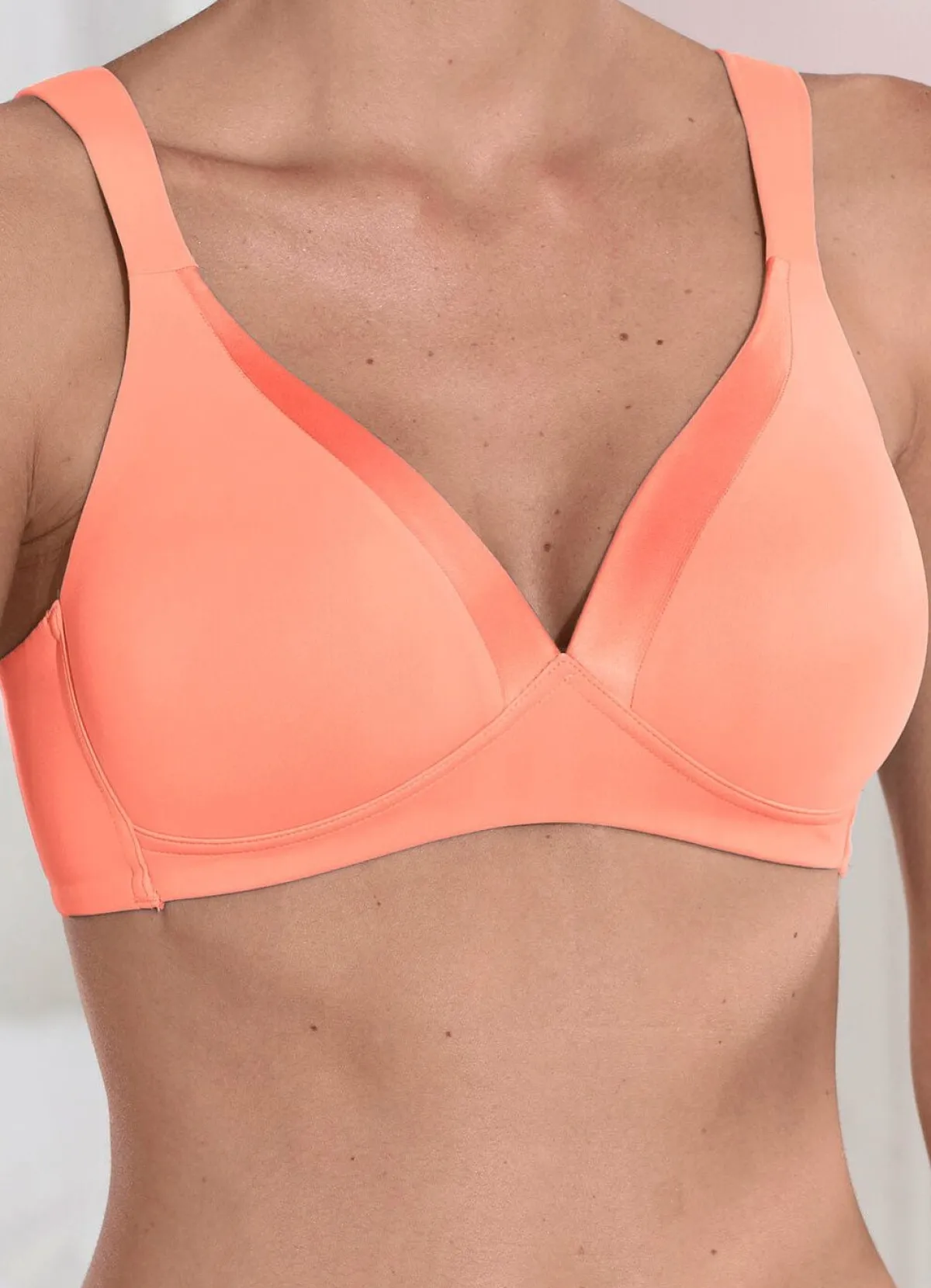 BADER Naturana BH mit Satinblende am Dekolleté APRICOT