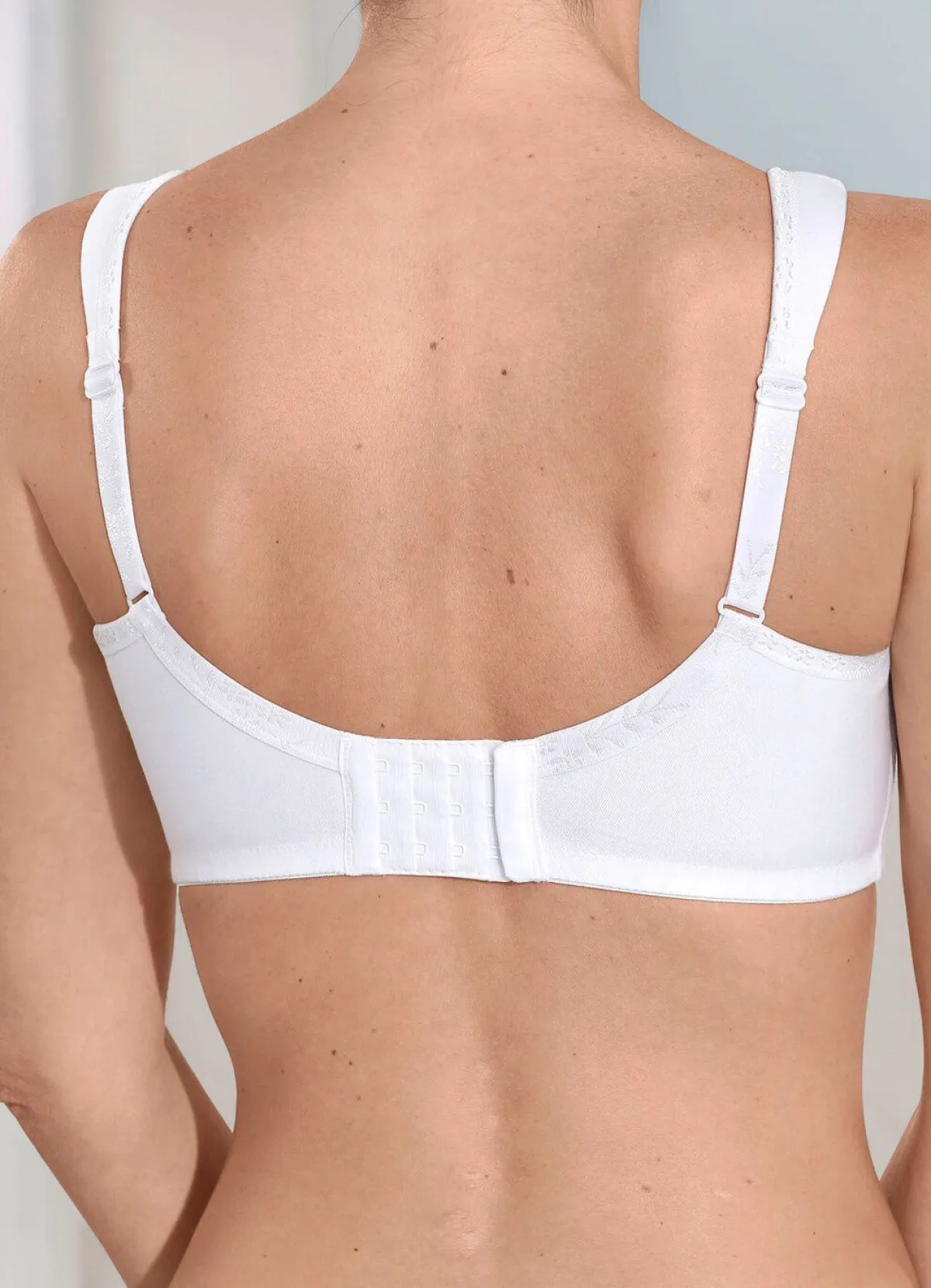 Online NATURANA Minimizer- BH mit hohem Baumwollanteil WEISS