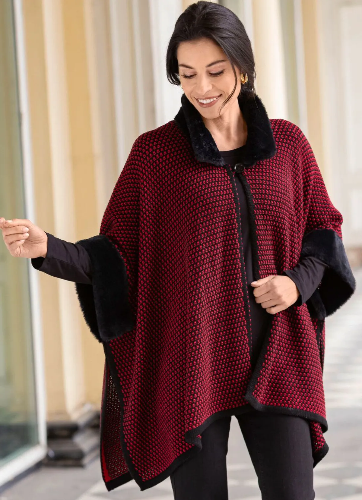 Outlet BADER Poncho mit Kunstpelzbesätzen SCHWARZ-ROT