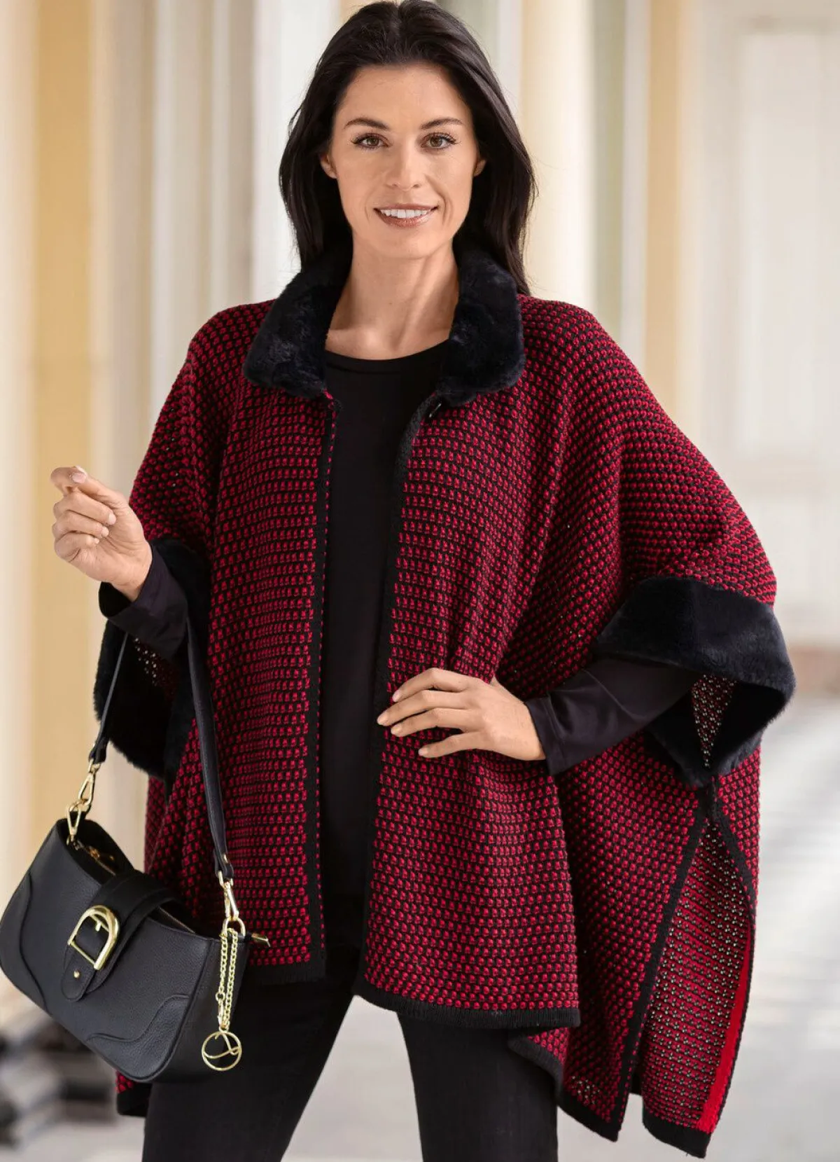 Outlet BADER Poncho mit Kunstpelzbesätzen SCHWARZ-ROT