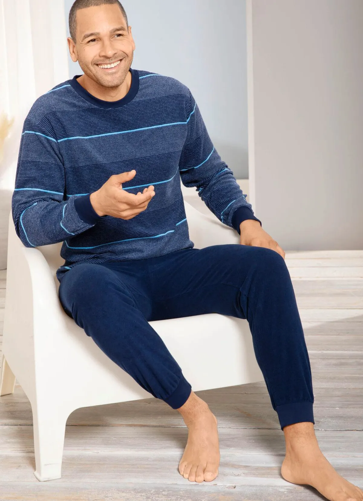 Hot BADER Schlafanzug aus Frottierstretch mit Bündchenabschlüssen MARINE-BLAU