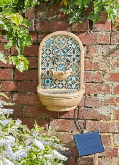New BADER Solar-Wandbrunnen mit mediterranem Flair GRAU