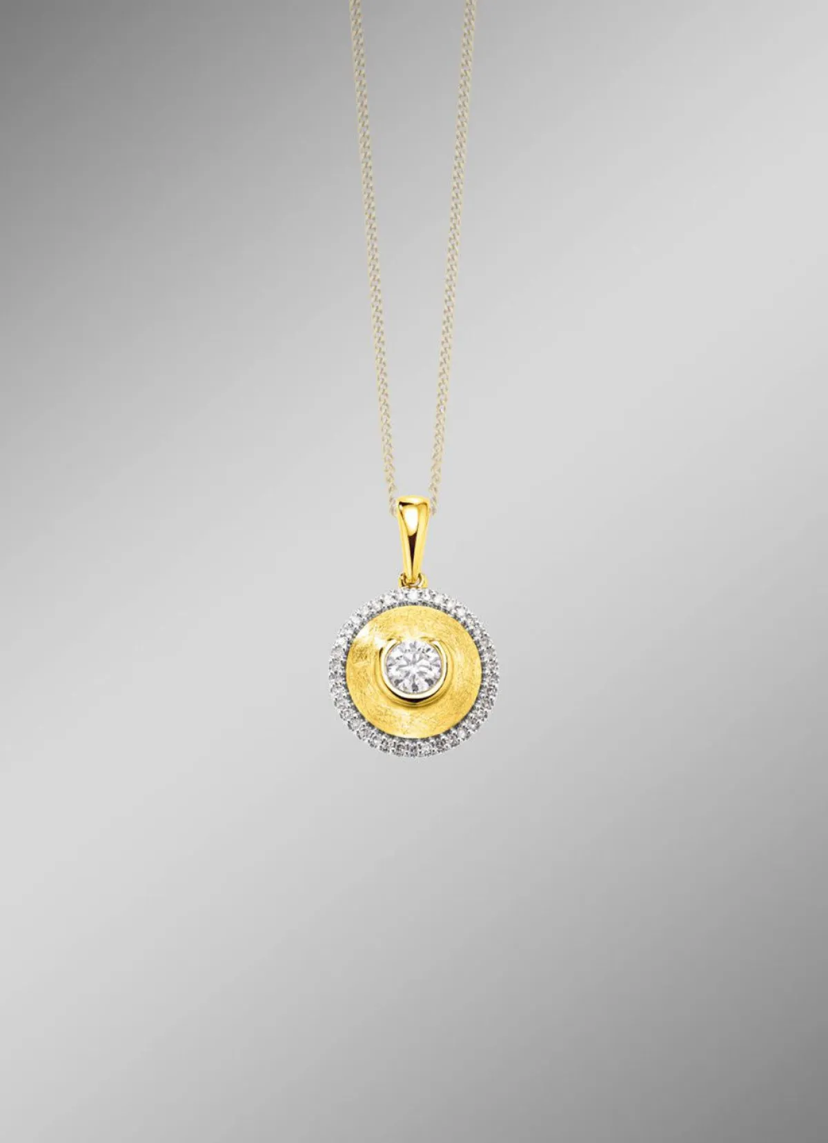 Clearance BADER Stilvoller Anhänger mit Brillant und Diamanten