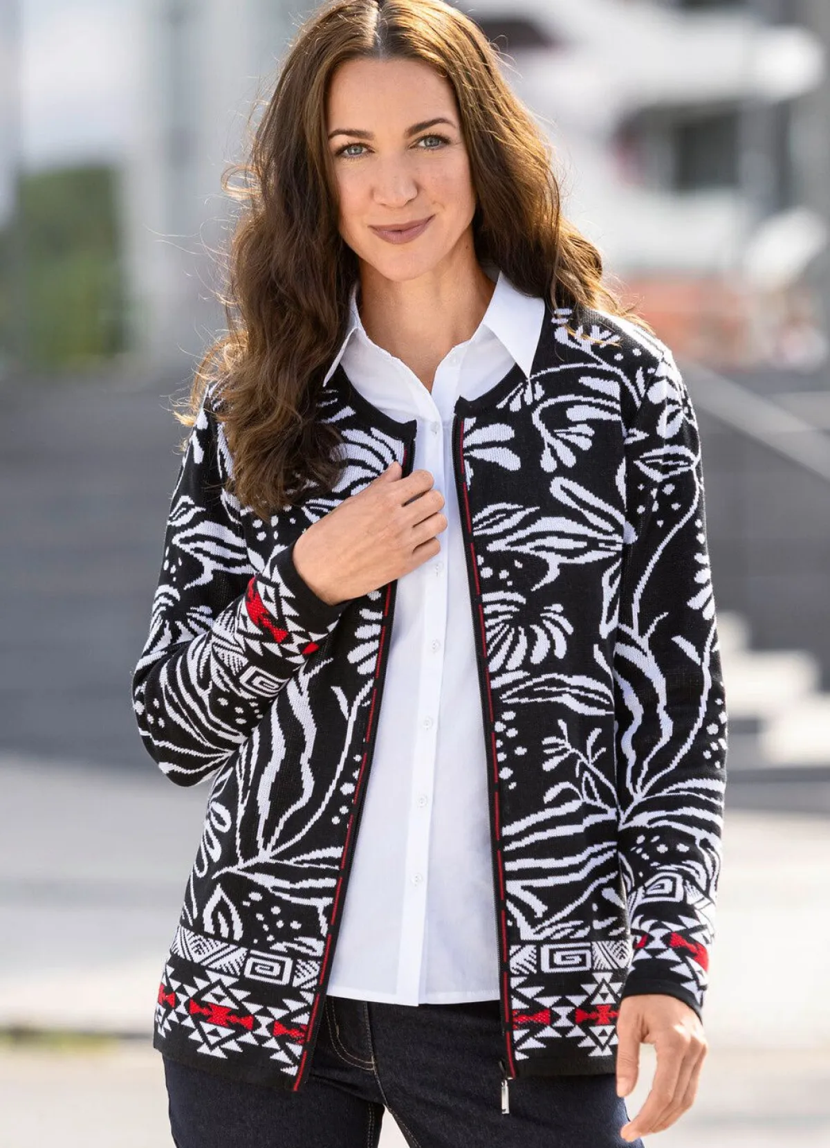 Sale BADER Strickjacke in Jacquard-Dessin SCHWARZ-WEISS-ROT