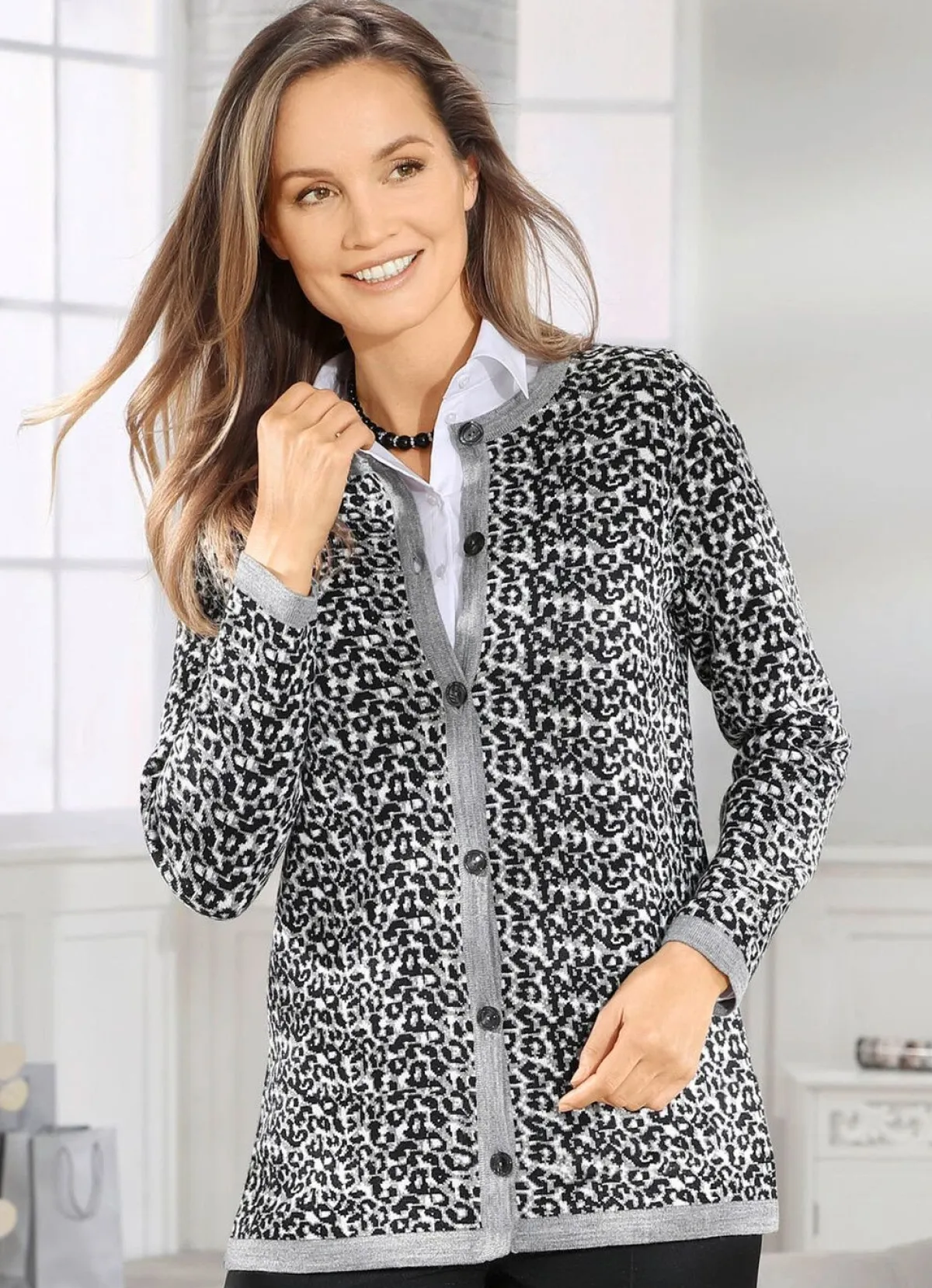 Hot BADER Strickjacke mit Schurwolle GRAU MELIERT-SCHWARZ-WEISS
