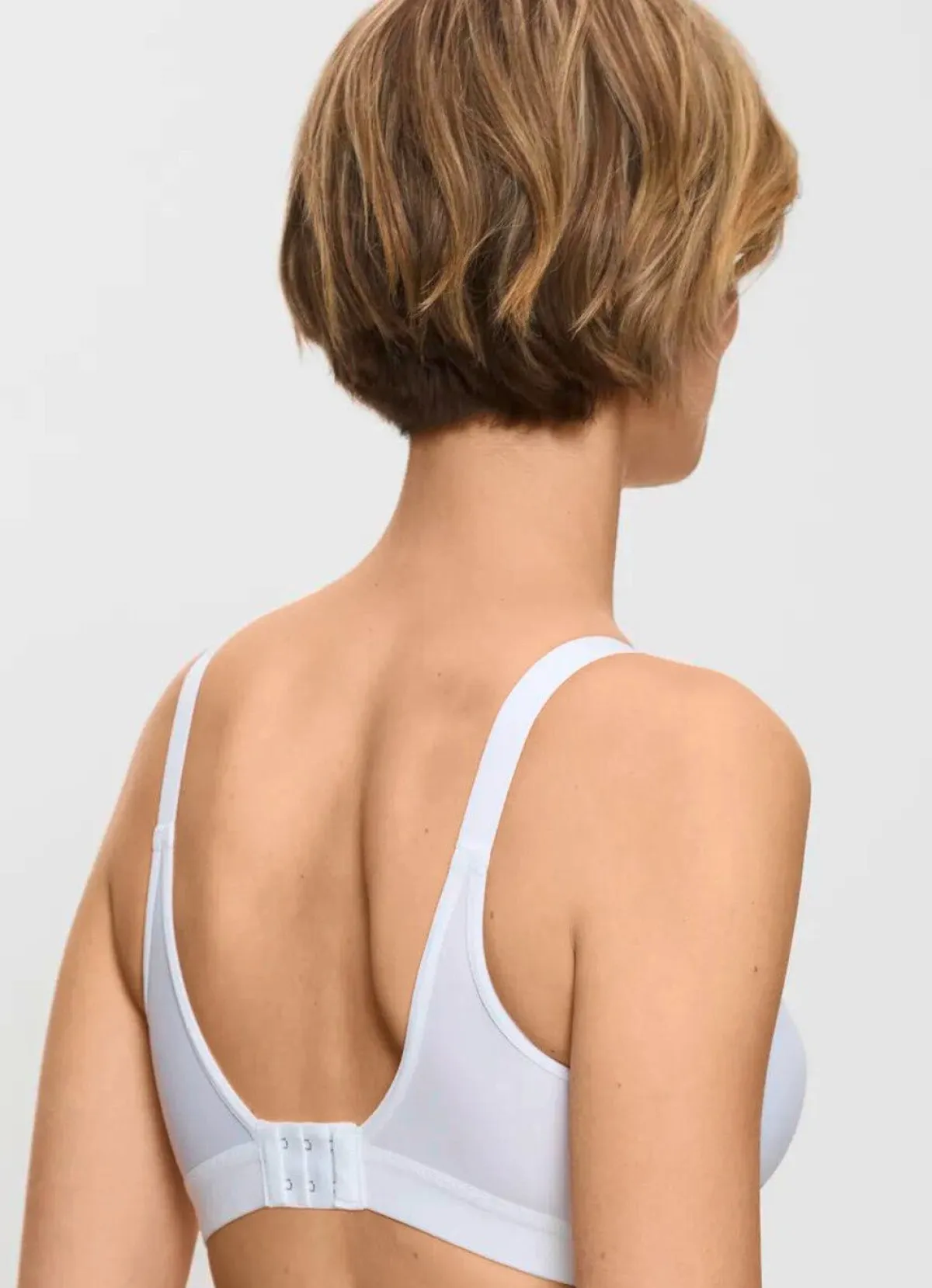 Sale TRIUMPH Triaction Wellness Sport-BH für leichte Beanspruchung WEISS