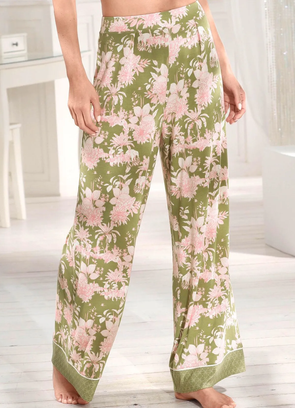 TRIUMPH -Aura Spotlight Hose mit hübschem Druckdessin PISTAZIE-ROSA-ECRU