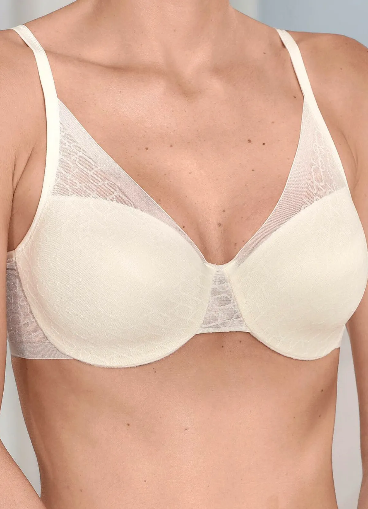 Clearance TRIUMPH -Signature Sheer- Bügel-BH mit weich gepolsterten Cups ECRU