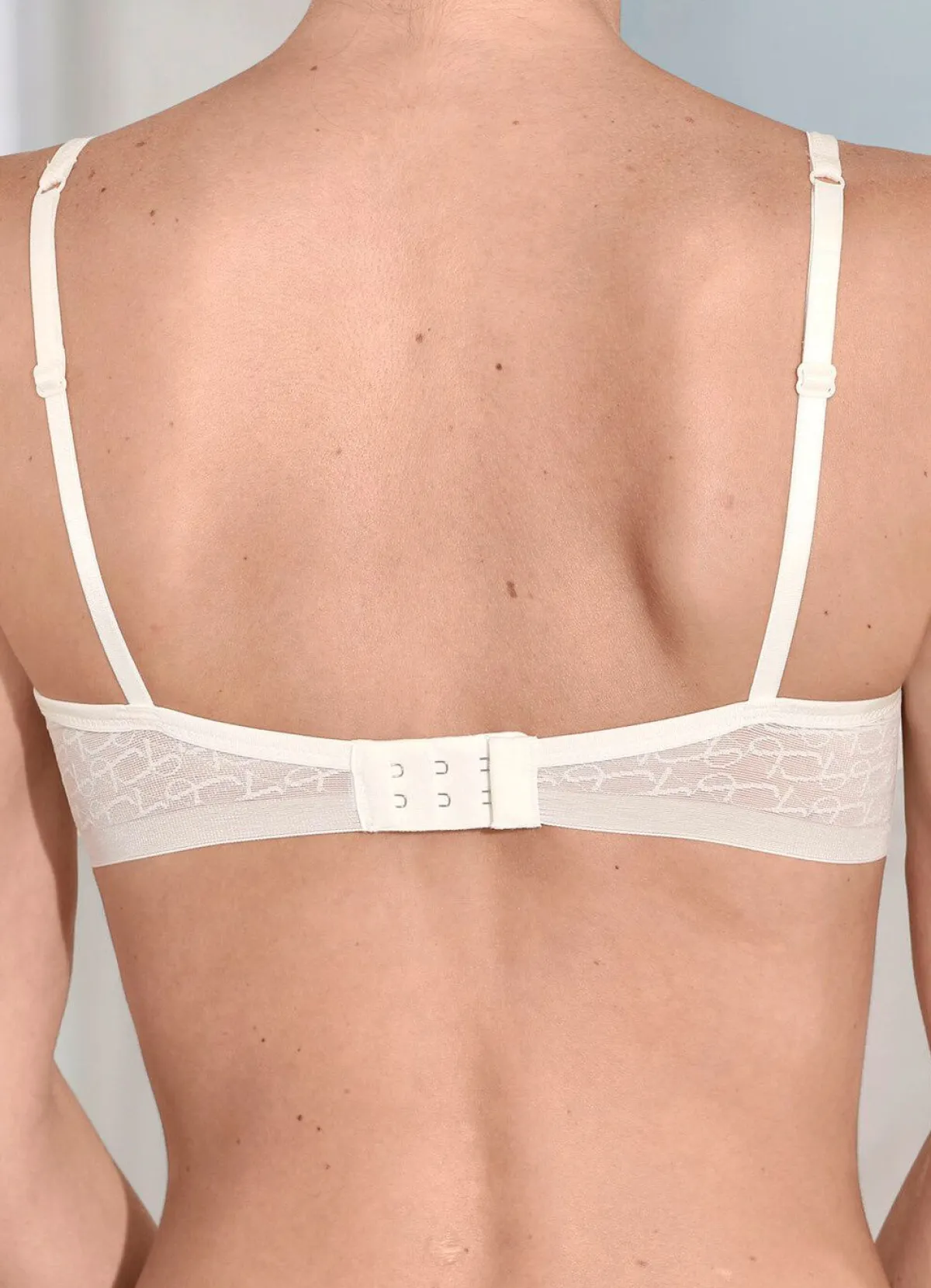 Clearance TRIUMPH -Signature Sheer- Bügel-BH mit weich gepolsterten Cups ECRU