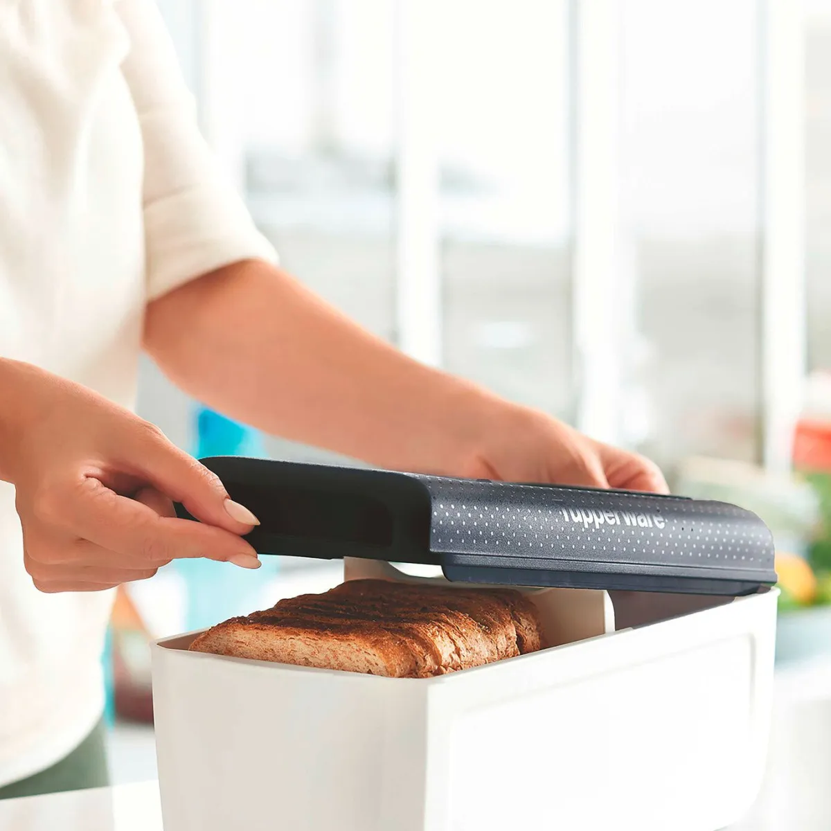 Clearance Tupperware BreadSmart Brotbehälter WEISS-SCHWARZ