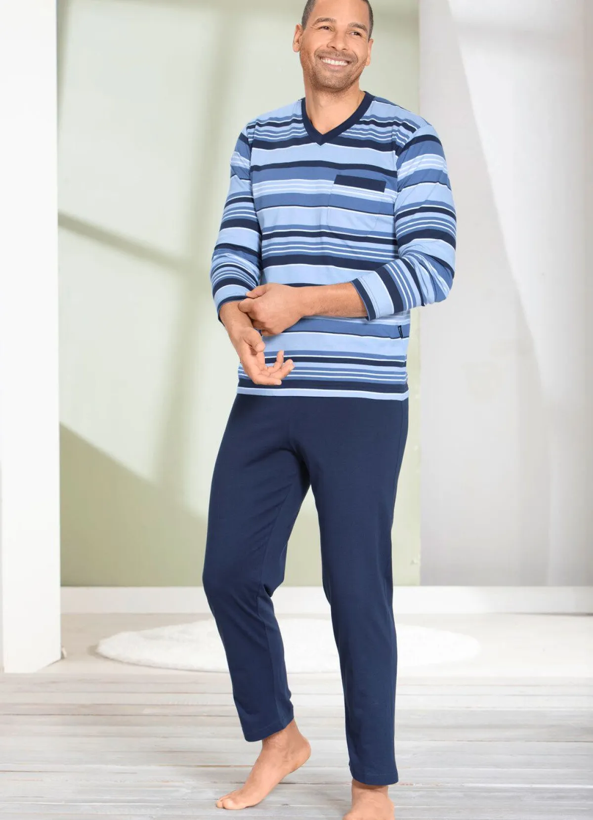 Clearance COMTE Vorteilspack: Schlafanzug und Shorty im Set, mit V-Ausschnitt MARINE-BLAU