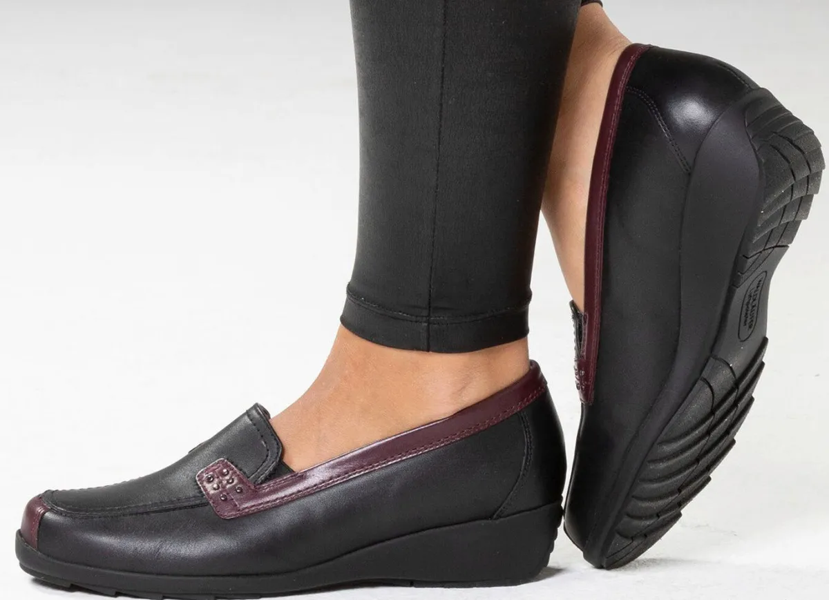 WALDLÄUFER Waldläufer, bequeme Damen-Slipper, Weite H, mit herausnehmbarem Fußbett SCHWARZ-BURGUND