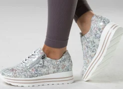 WALDLÄUFER Waldläufer Sneaker aus floral bedrucktem Nubukleder EISBLAU-BUNT