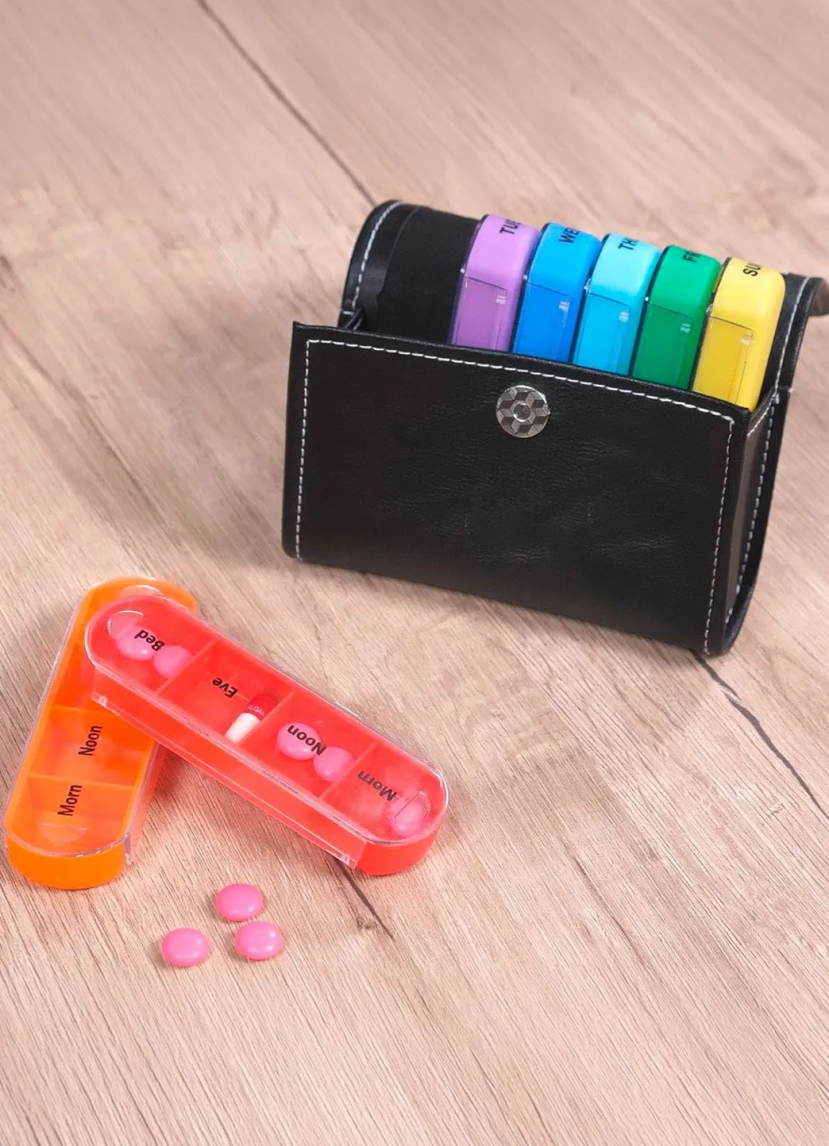 Discount BADER Wellys® Pillenbox 7 Tage mit Etui schwarz-bunt
