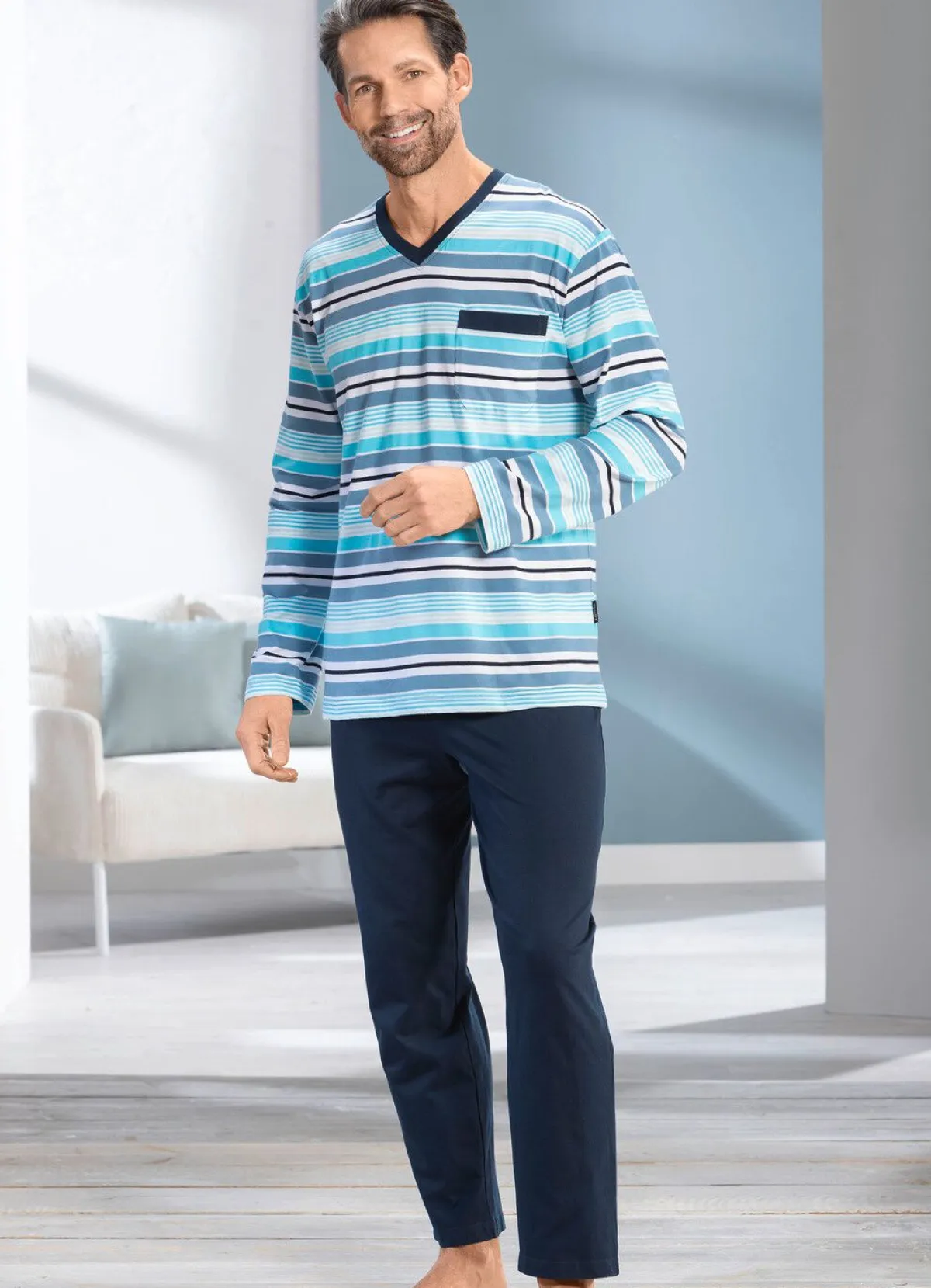 Discount BADER Zweierpack Schlafanzüge mit V-Ausschnitt und offenen Abschlüssen 1X BLAU-BORDEAUX-MARINE, 1X RAUCHBLAU-TÜRKIS-NAVY